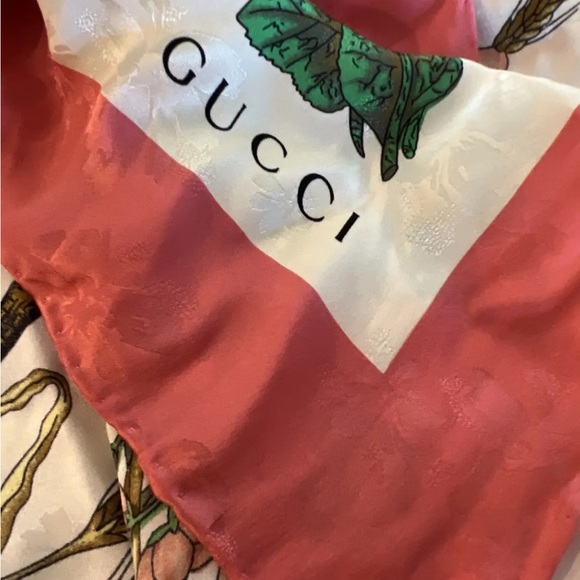 Gucci floral silk scarf - Picture 3 of 4